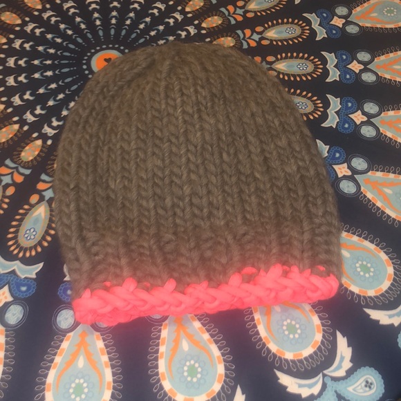 Wool and the gang Peruvian wool beanie - Picture 1 of 7